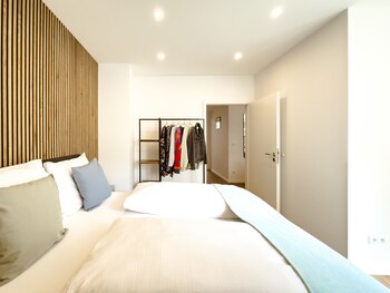 lorenz apartments