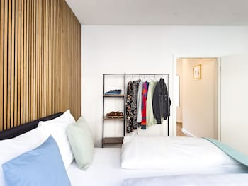 lorenz apartments