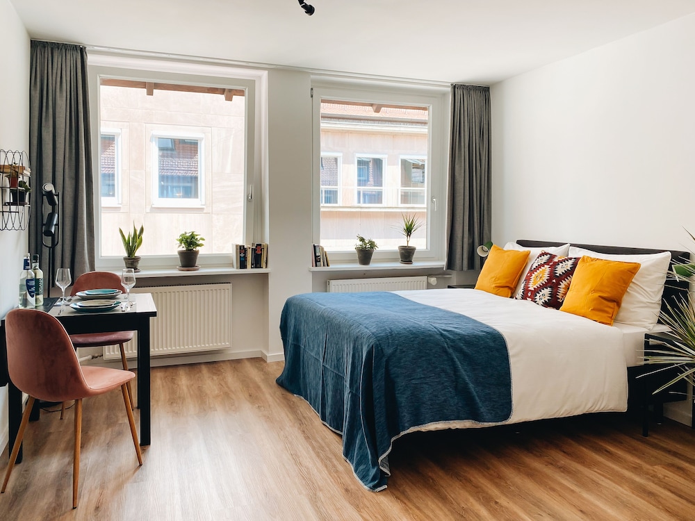 lorenz apartments