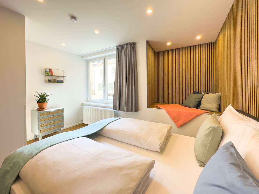 lorenz apartments