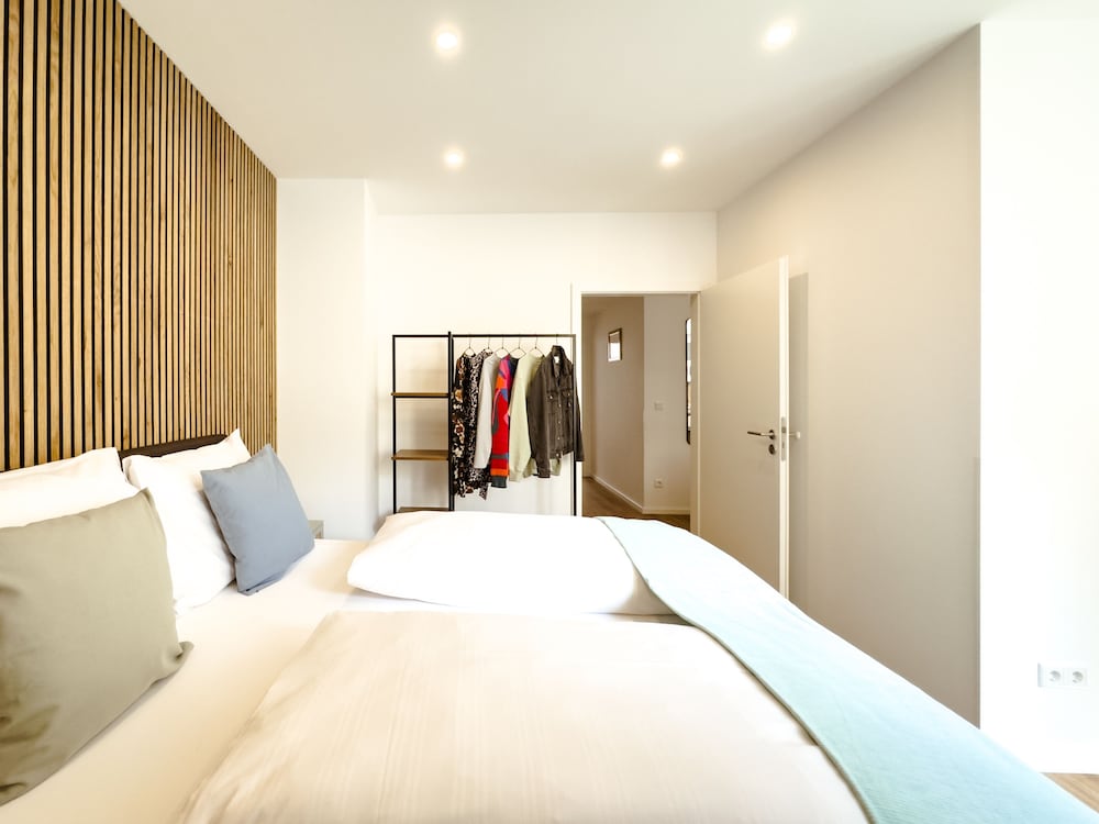 lorenz apartments