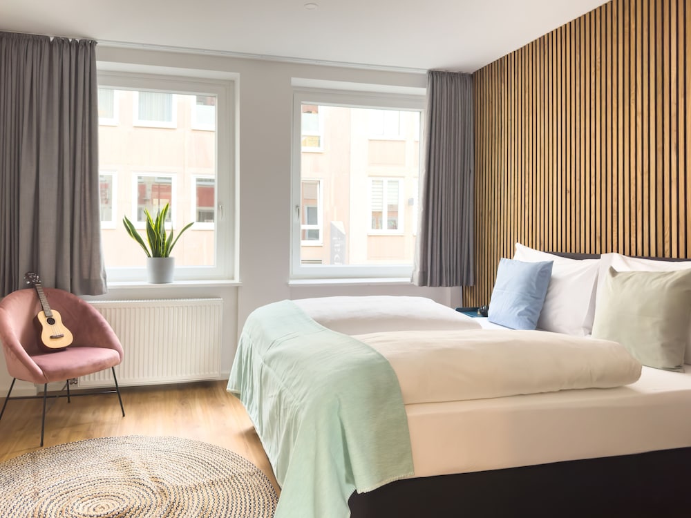 lorenz apartments