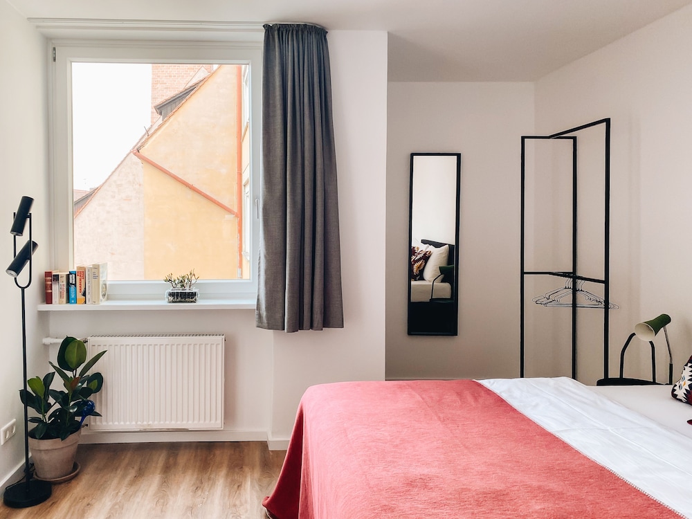 lorenz apartments