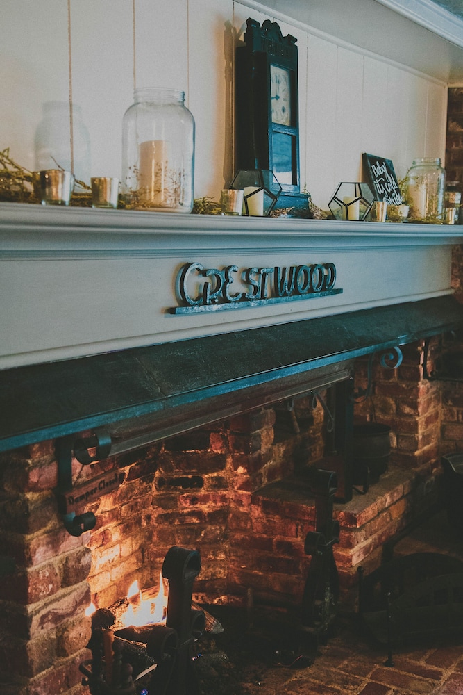 the inn at crestwood