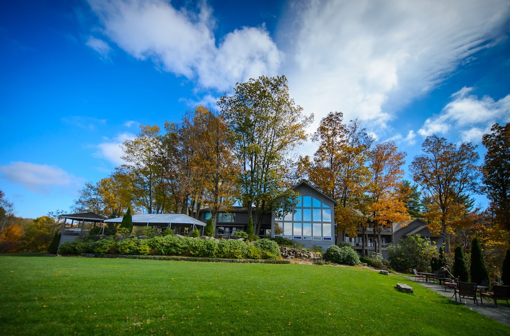 the inn at crestwood