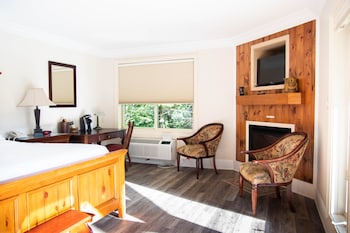 the inn at crestwood