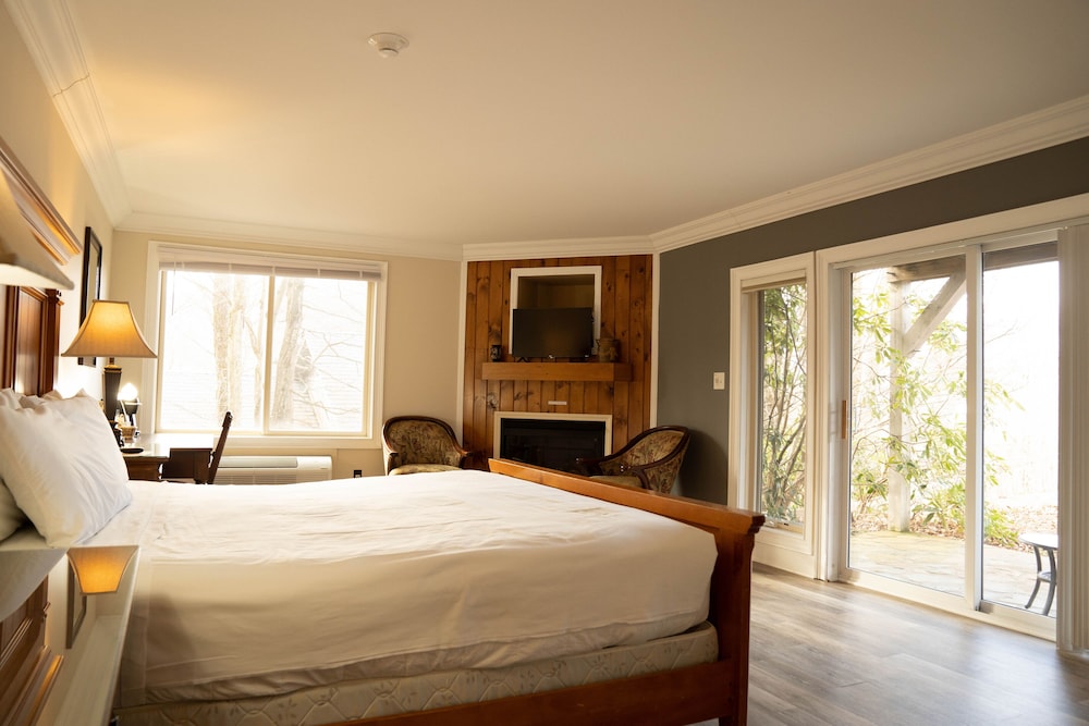 the inn at crestwood