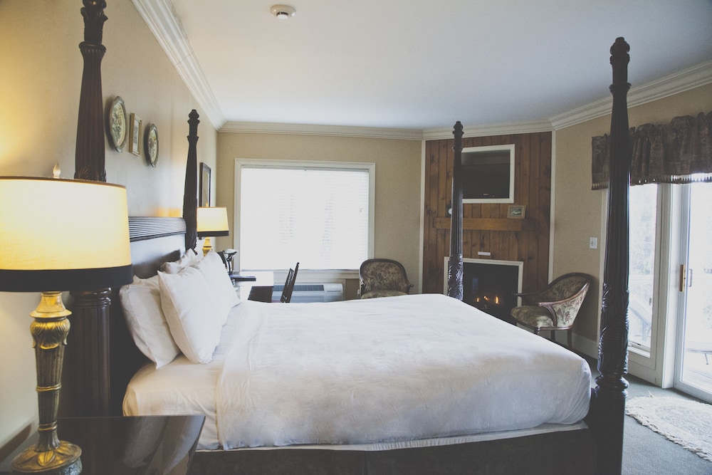 the inn at crestwood