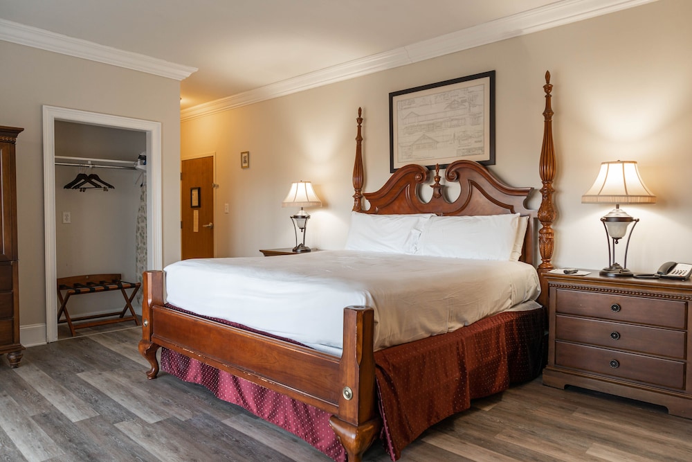 the inn at crestwood