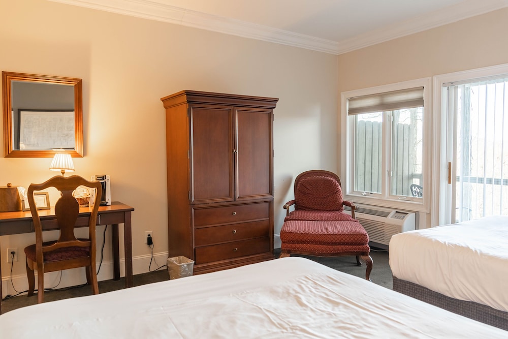 the inn at crestwood