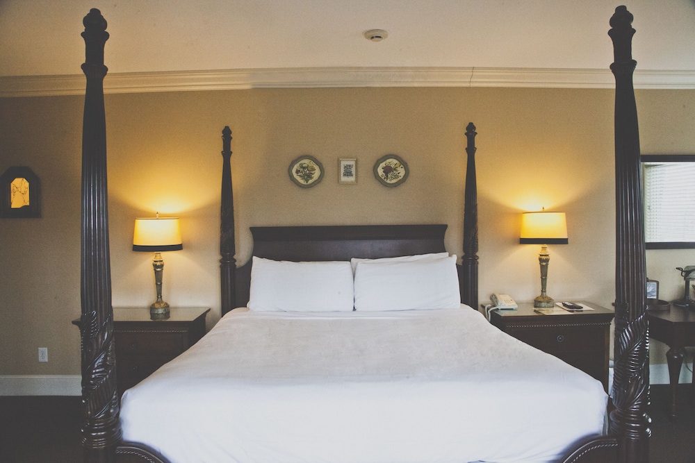 the inn at crestwood