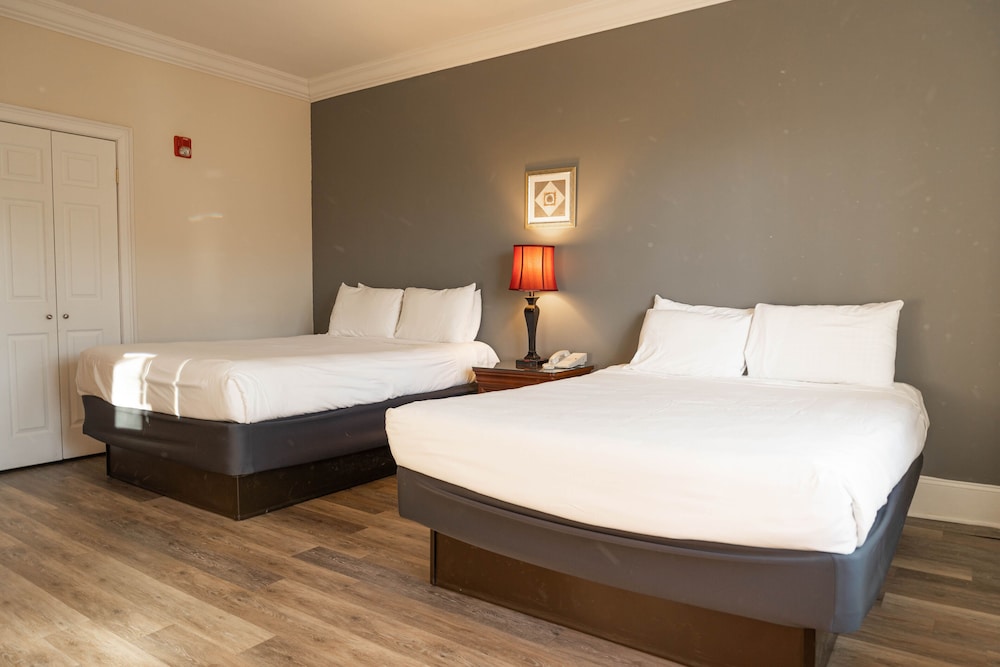 the inn at crestwood