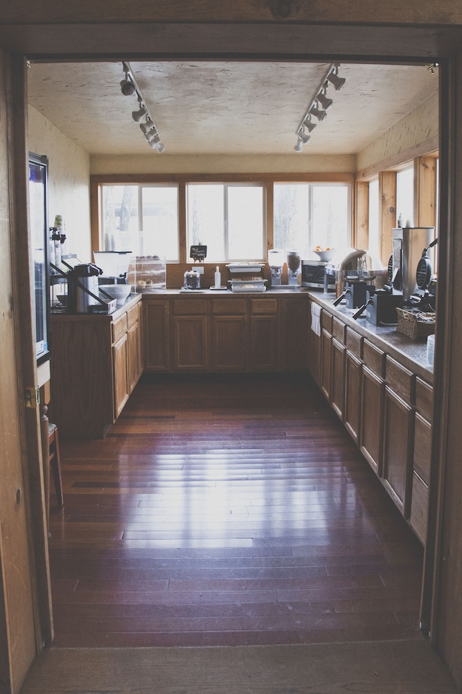 the inn at crestwood