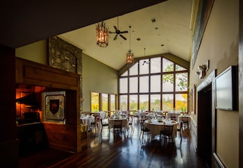 the inn at crestwood