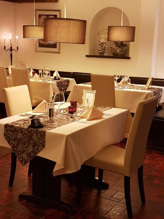 hotel restaurant kniebishohe