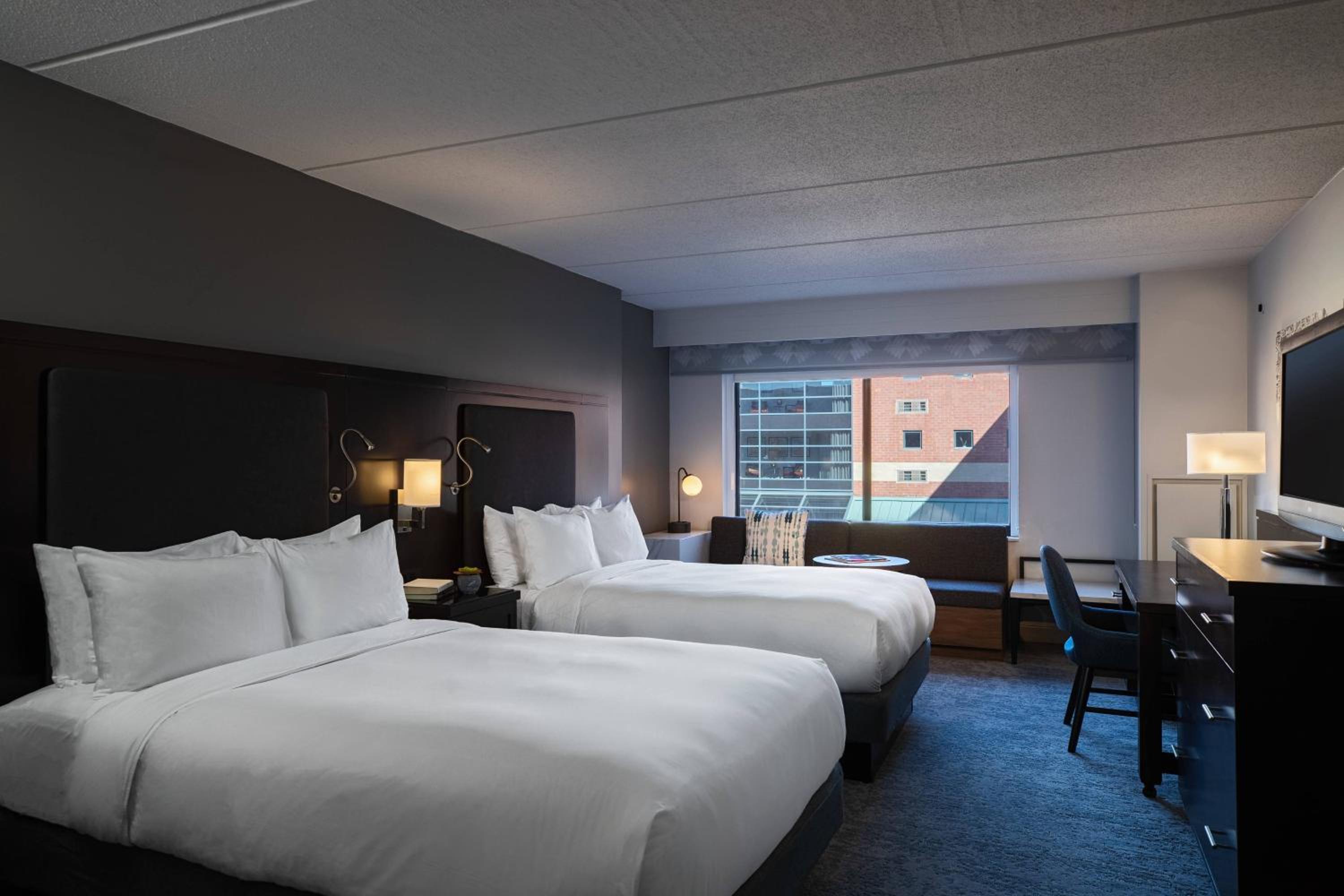 hampton inn detroit roseville