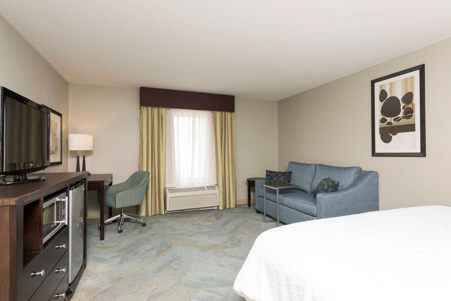 hampton inn detroit roseville