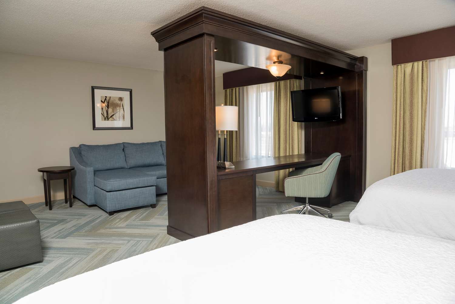 hampton inn detroit roseville