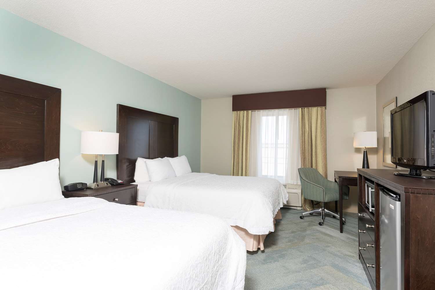hampton inn detroit roseville