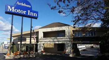 attleboro motor inn