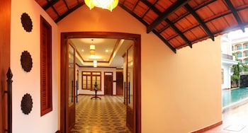 royal crown hotel and spa