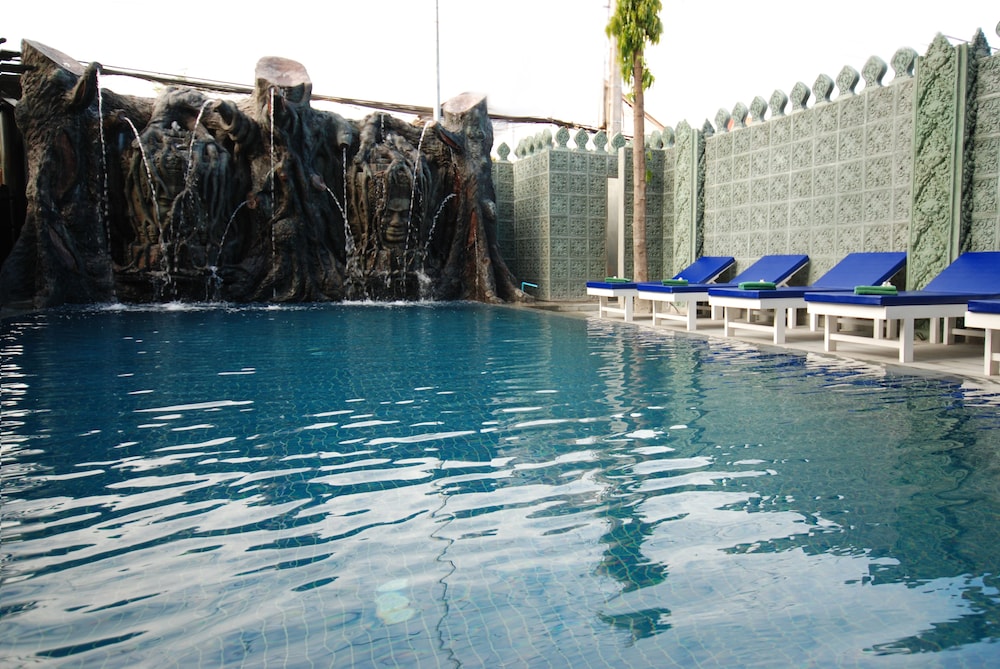 royal crown hotel and spa