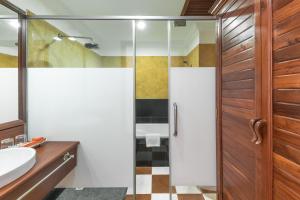 Royal Crown Hotel & Spa,,5 star