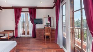 Royal Crown Hotel & Spa,,5 star