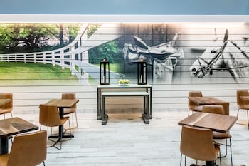 embassy suites by hilton lexington green