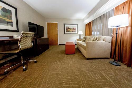embassy suites by hilton lexington green
