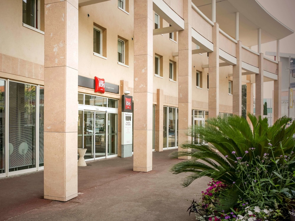 ibis martigues