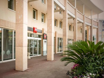 ibis martigues