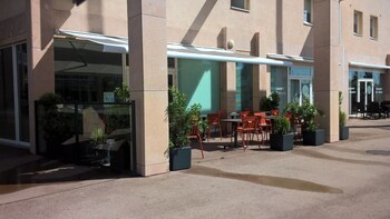 ibis martigues