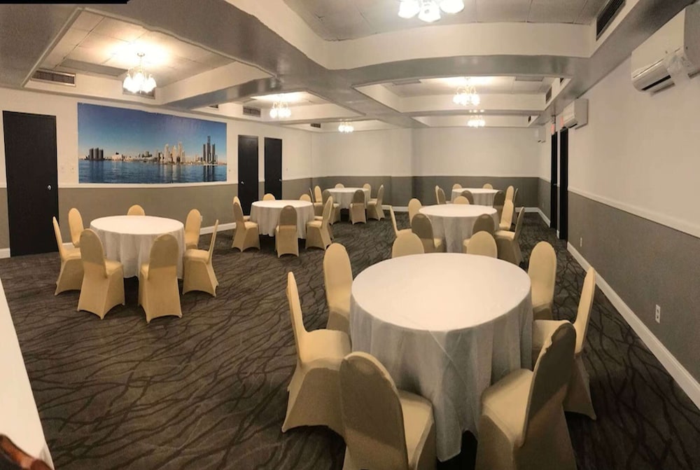 days inn by wyndham livonia canton detroit