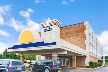 days inn by wyndham livonia canton detroit