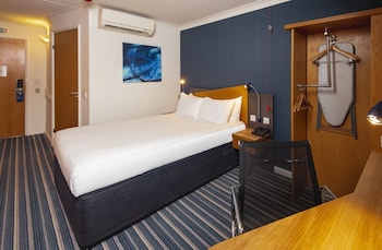 holiday inn express london wandsworth by ihg