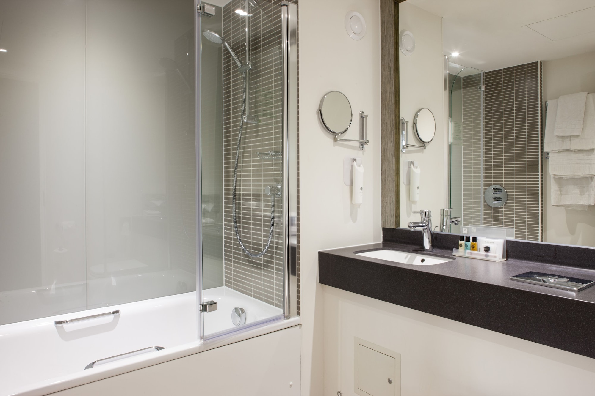 holiday inn lincoln by ihg