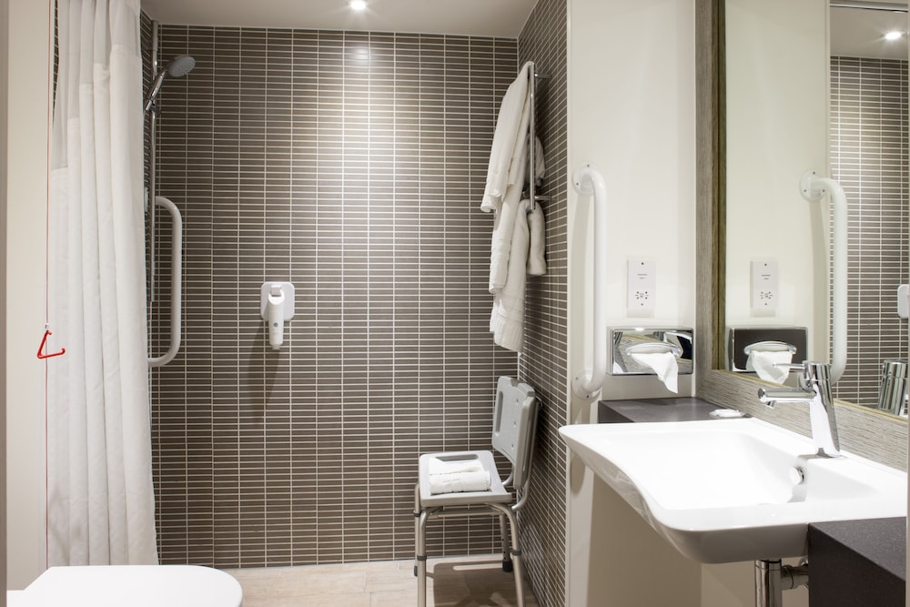 holiday inn lincoln by ihg