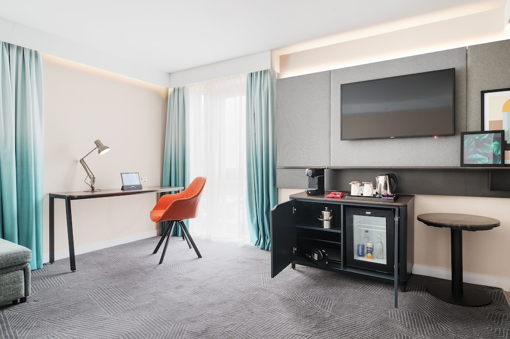 holiday inn lincoln by ihg