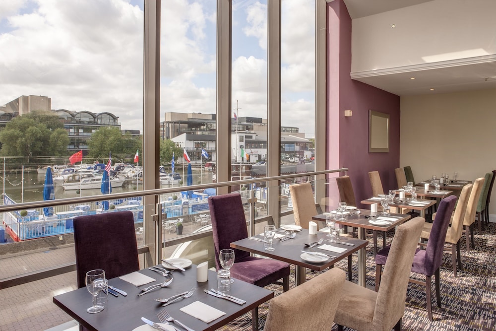 holiday inn lincoln by ihg
