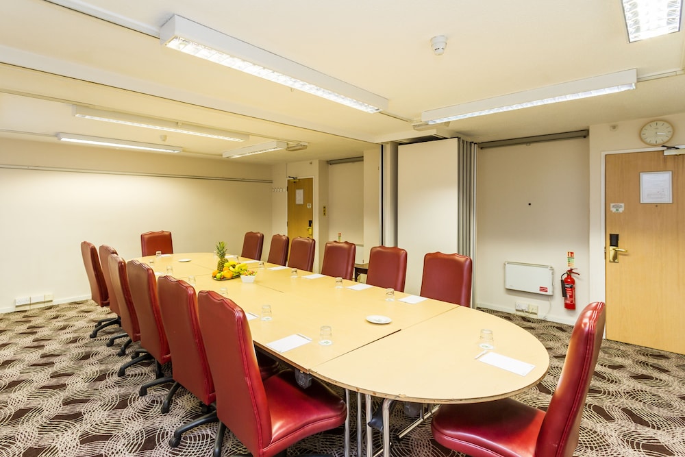 holiday inn lincoln by ihg