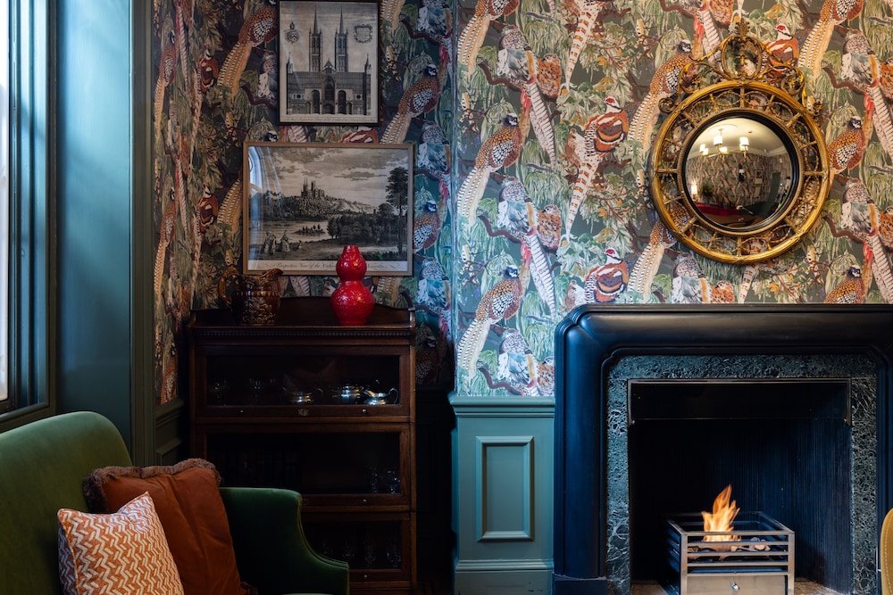 white hart hotel
