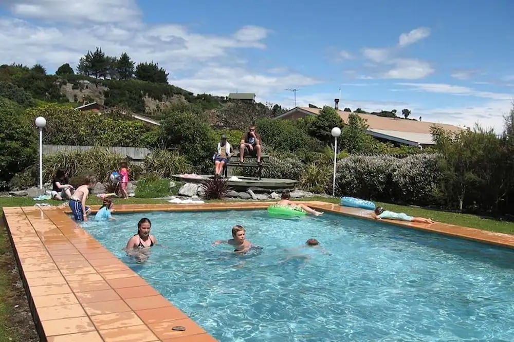 252 beachside motels and holiday park