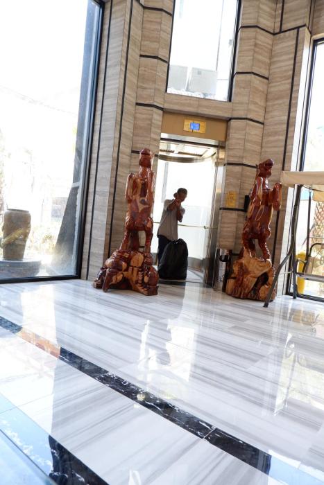 hak huot hotel i