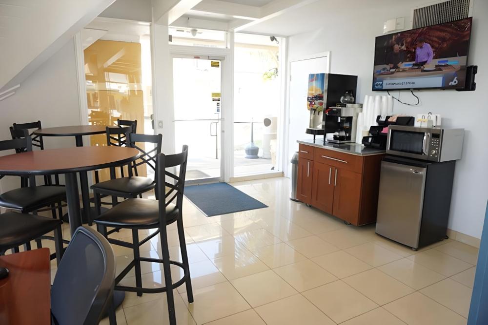 hollywood gateway inn