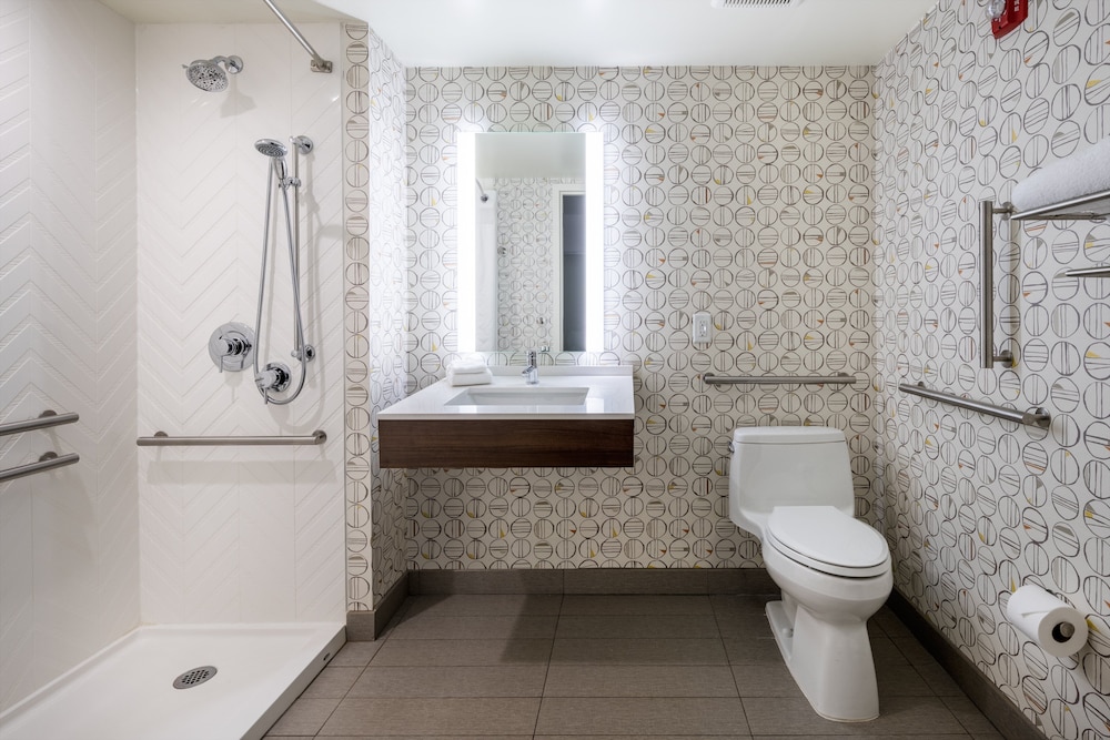 holiday inn long island islip arpt east by ihg
