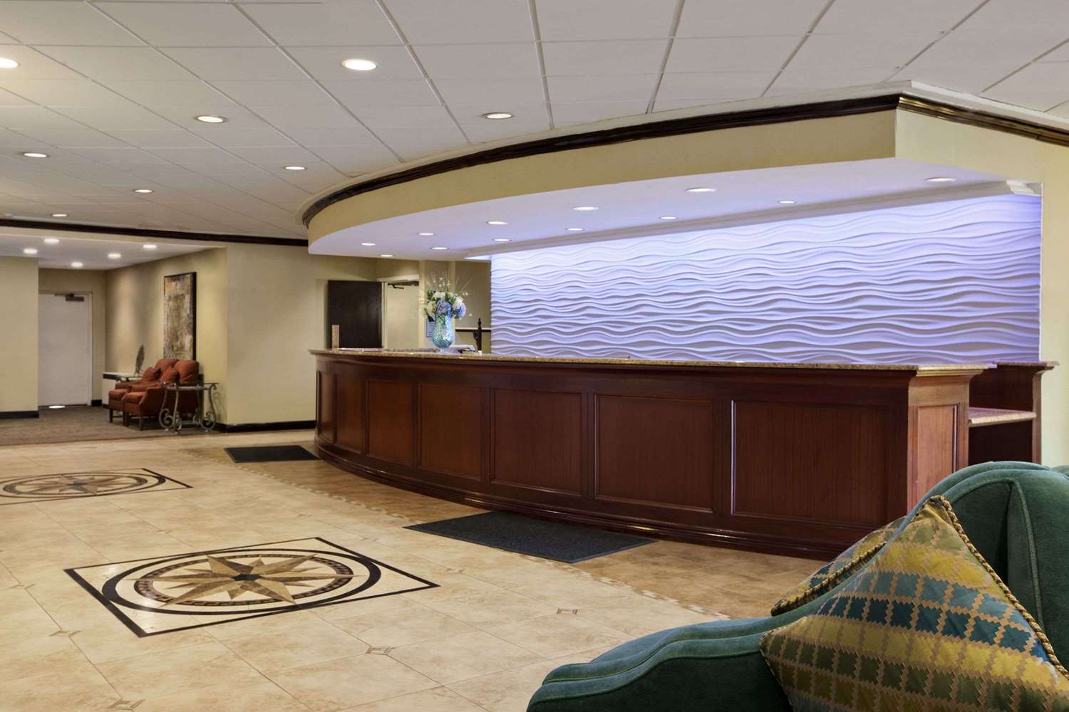 holiday inn long island islip arpt east by ihg