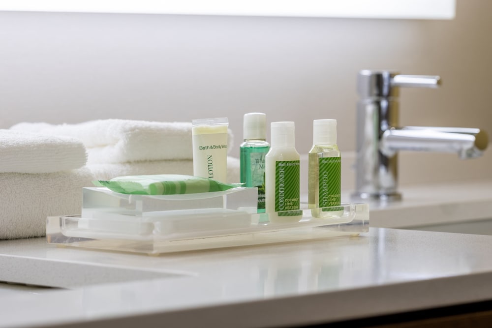 holiday inn long island islip arpt east by ihg