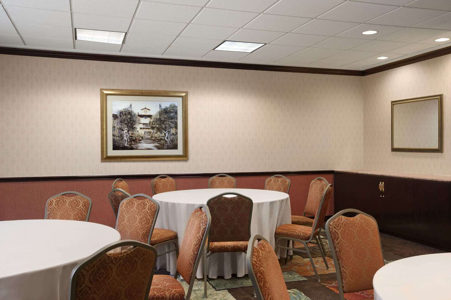 holiday inn long island islip arpt east by ihg