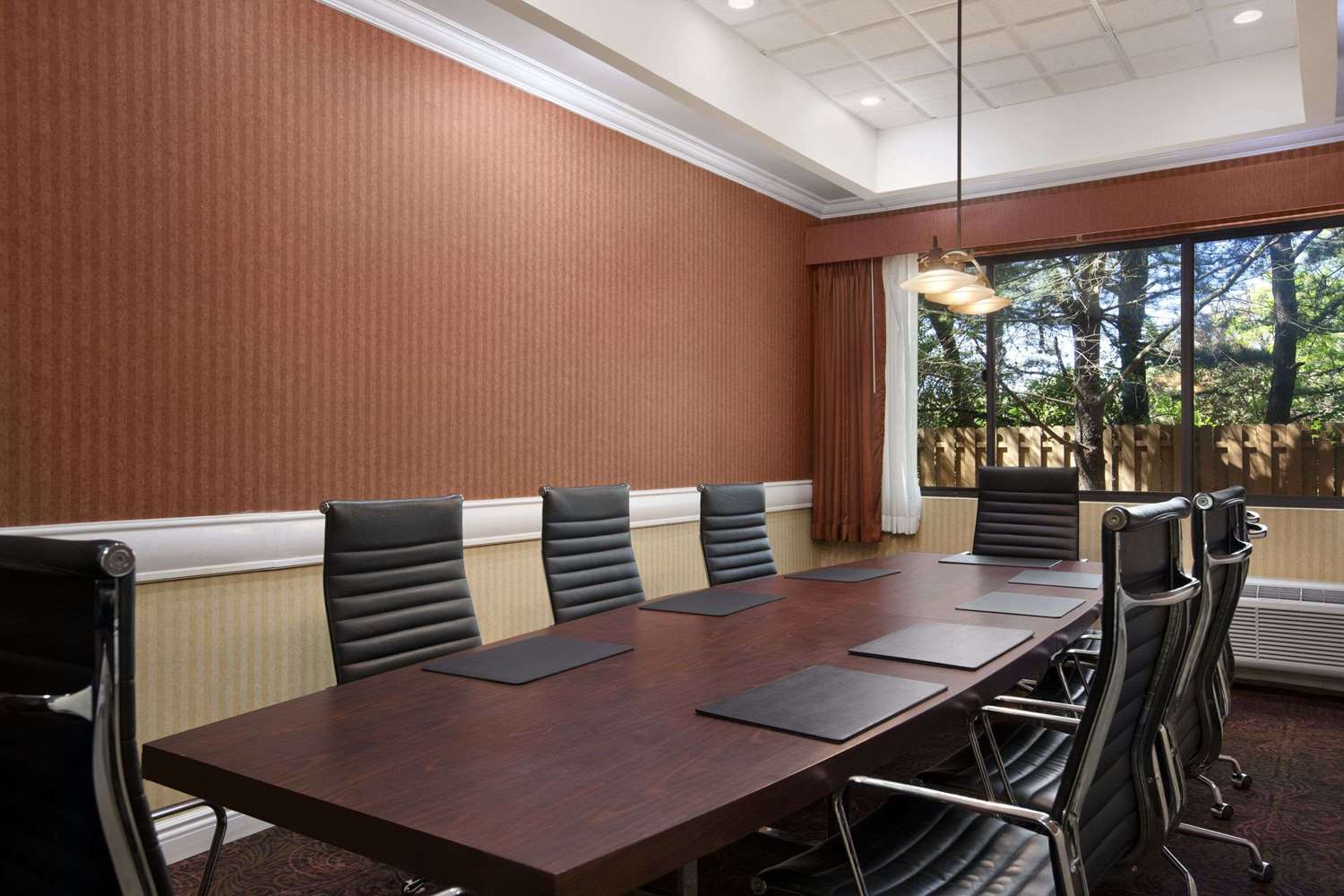 holiday inn long island islip arpt east by ihg